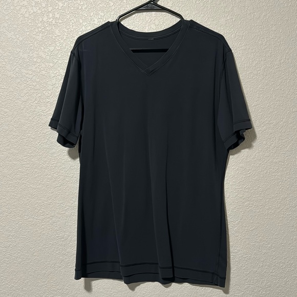 Lululemon Fundamental V Neck - Size L - Picture 1 of 4
